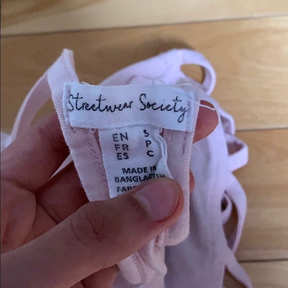 Tank top (crop top) - Picture 2 of 2